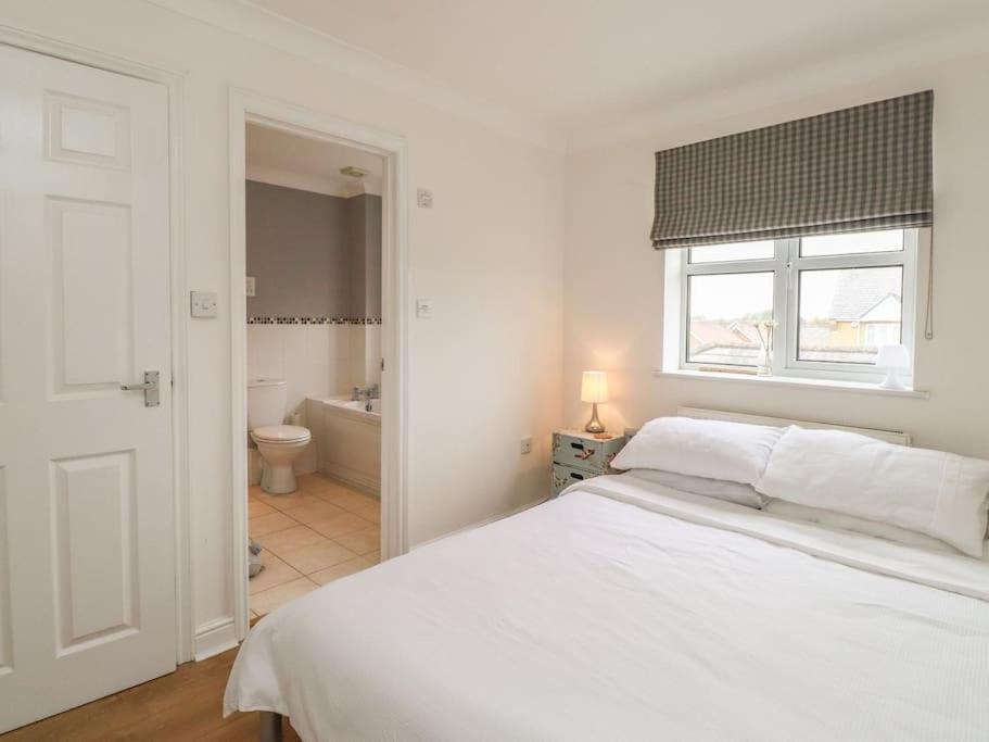 Stunning Seaviews - Beach House - Jacuzzi Bath Tub Littlestone-on-Sea エクステリア 写真