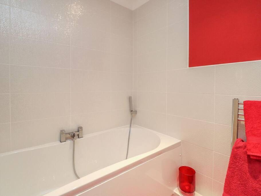 Stunning Seaviews - Beach House - Jacuzzi Bath Tub Littlestone-on-Sea エクステリア 写真
