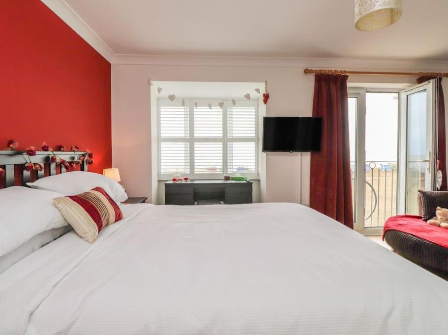 Stunning Seaviews - Beach House - Jacuzzi Bath Tub Littlestone-on-Sea エクステリア 写真